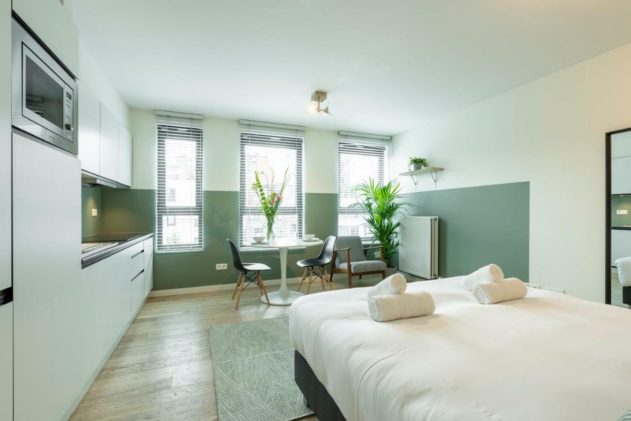 Shway - The Card Room Green Studio Antwerpen Bagian luar foto